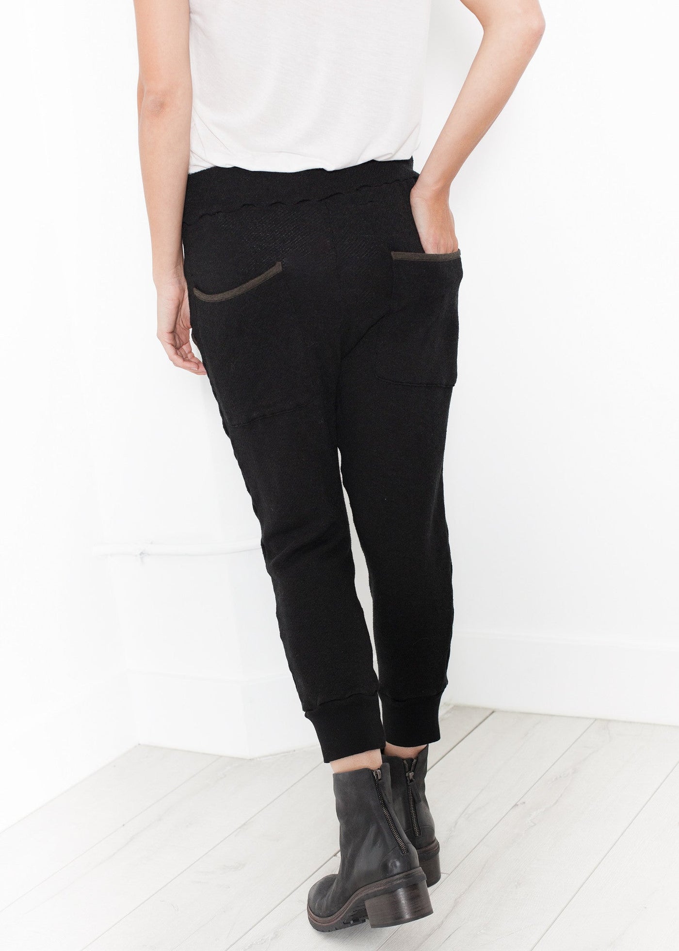 Highsoft Cropped Sweat in Black