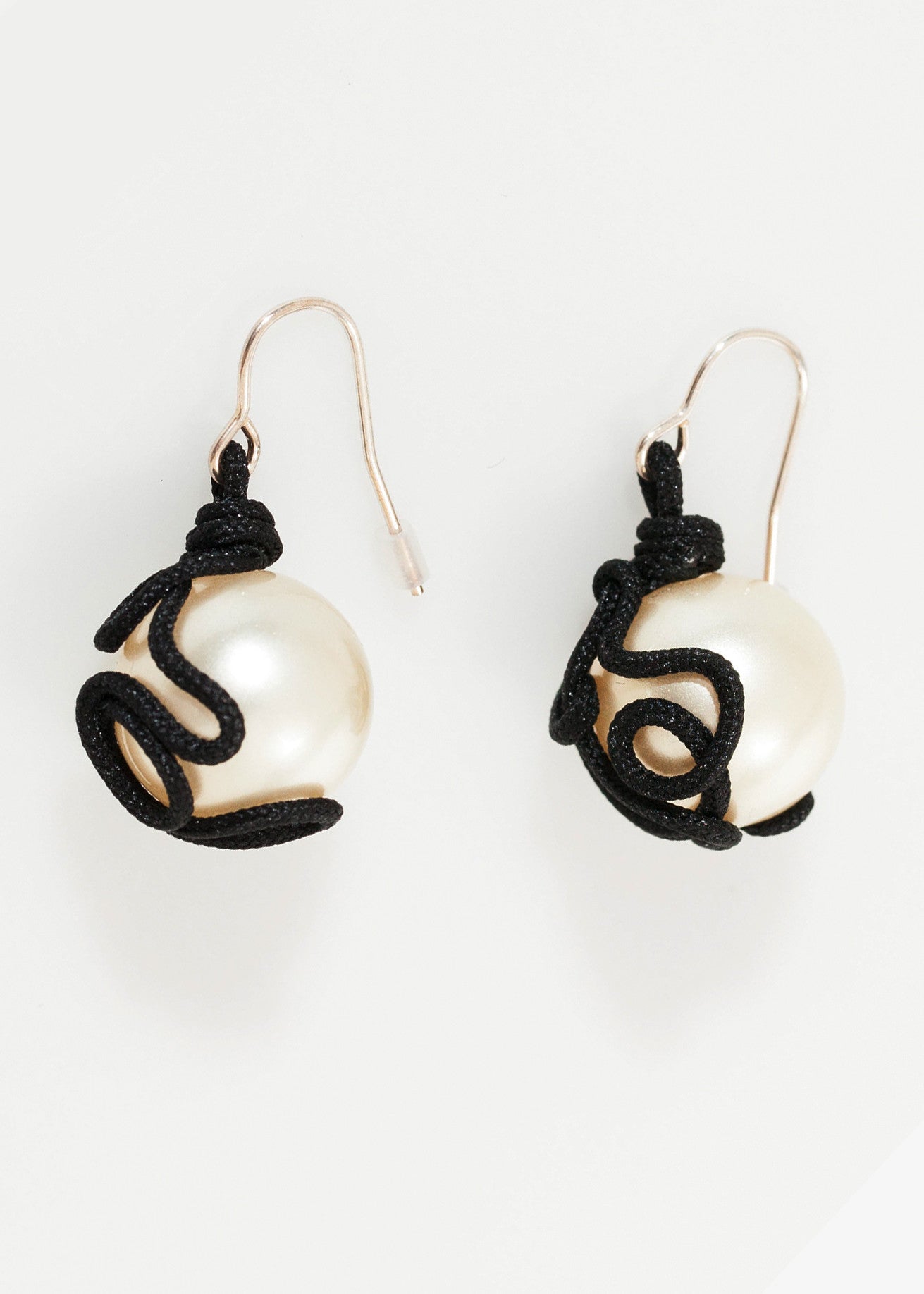 Float Bead Earring in Pearl